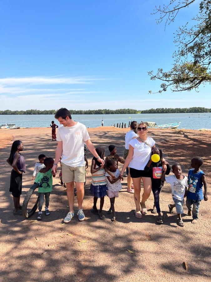Pombo Kunda Villa Sanyang ภายนอก รูปภาพ