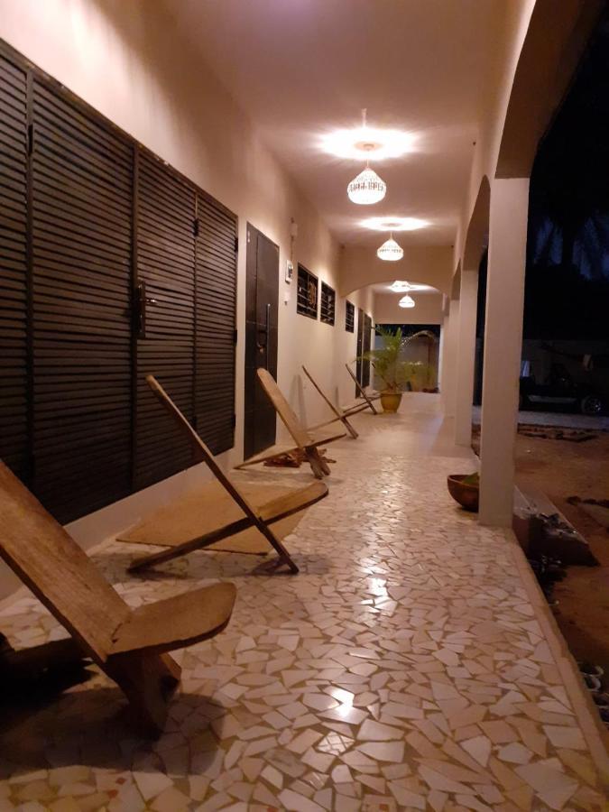 Pombo Kunda Villa Sanyang ภายนอก รูปภาพ