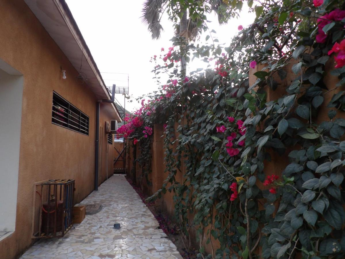 Pombo Kunda Villa Sanyang ภายนอก รูปภาพ